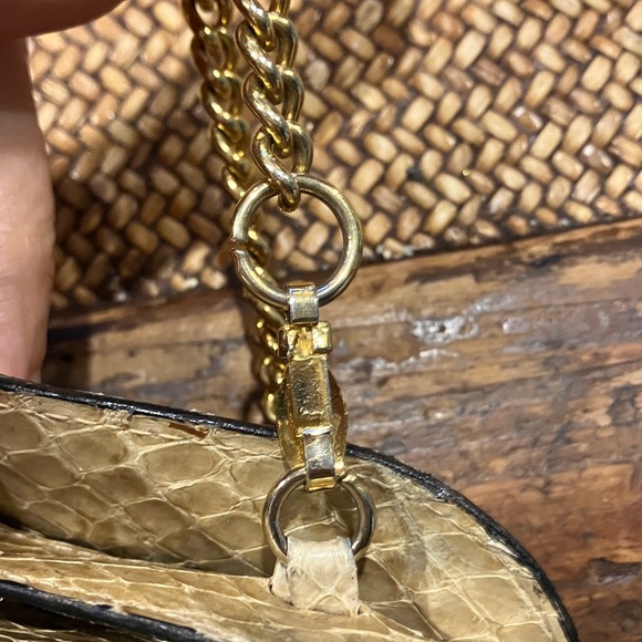 Salvatore Ferragamo vintage Snake buttercup  bag chain or clutch . - Picture 11 of 13